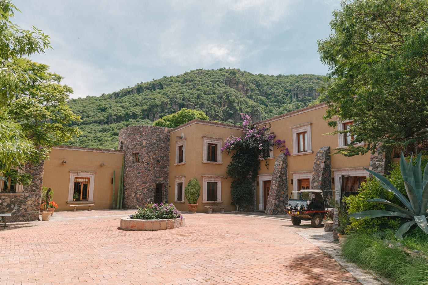 Entremontes
